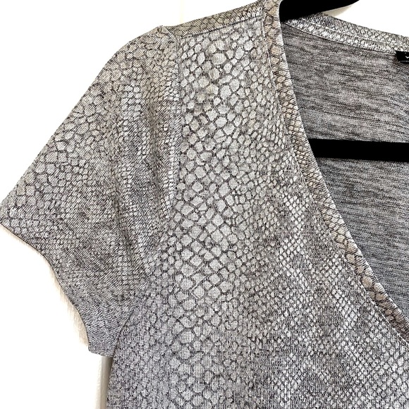 WHBM metallic snake print t-shirt size XS - Picture 3 of 7